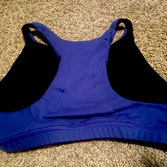 Fleo sports bras size small - Picture 9 of 9